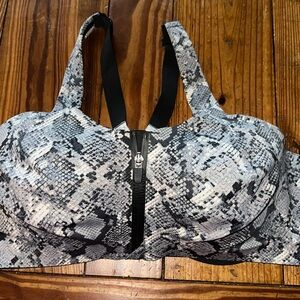 Victoria Sport Bra EUC38DD